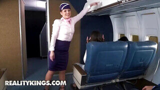 Reality Kings - Nikki Knightly a szeximádó stewardess