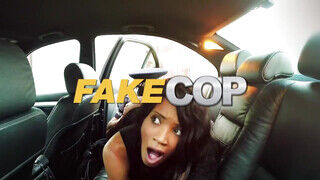 Fake Taxi - Roxy Lace bulkeszát a barna taxis döngeti