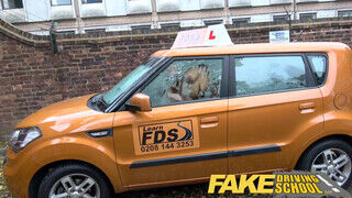 Fake Driving School  - erőszakos gigászi cicis világos szőke pinájába élveznek