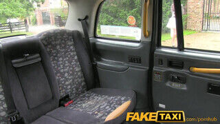 FakeTaxi - Tina Kay a taxiban kúrel