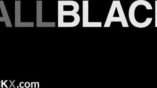 AllBlackX - Cecilia Lion a izgató szőrös bulkeszos zsenge