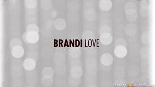 Brandi Love meglovagolja a kukit - Brazzers
