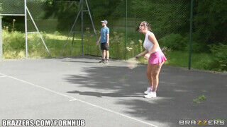 Abbie Cat és Yuffie Yulan nem csak teniszezik - Brazzers