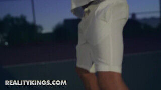 Reality Kings - Megan Rain a tenisz edzővel kúr