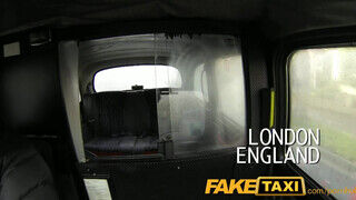 FakeTaxi - kolosszális csöcsű debella leányzó a taxiban