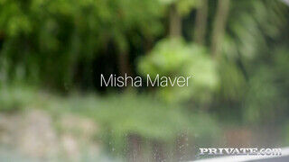 Private - Misha Maver rácuppan a szőrös dákóra
