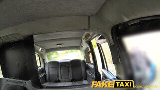 FakeTaxi - Csöcsös szöszi fiatal a taxiban kúr