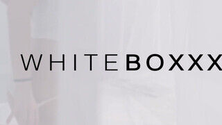 WhiteBoxxx - Rebeka Black és Francesca Di Caprio édeshármasban közösülnek
