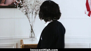 InnocentHigh - Szajha diáklány megkamatyolva