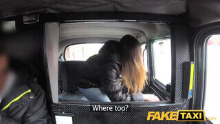 Fake Taxi - Barbara Bieber a szilikon didkós fiatal