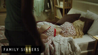 Family Sinners - Kenzie Reeves benyeli a nevelő bátyó farkát