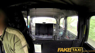 FakeTaxi - Karcsú kiscsaj lovagol a taxison