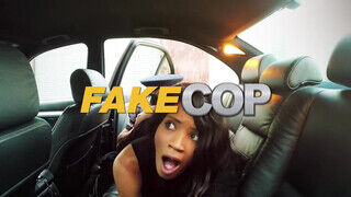Fake Taxi - Candy Banks felhevült a taxiban