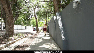 GingerPatch - szépséges kicsike vörös fiatalasszony és a szomszédja