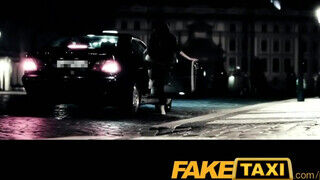 FakeTaxi - Jasmine Jae szereti a kíméletlen pöcst