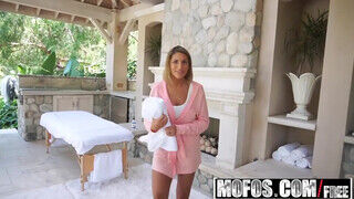 Mofos - August Ames a szexy masszőr