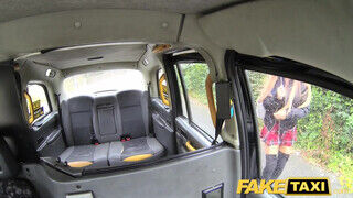 Fake Taxi - Skyler Mckay hátsó lyukát megdugják