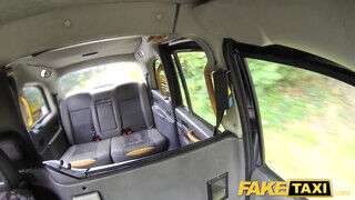 Fake Taxi - Lexi Lou valagba kurelva a taxiban