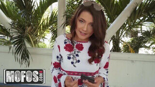 MOFOS - Adria Rae a cuki latin gádzsi