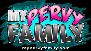 My pervy family - egy szöszi bájos a rokonom