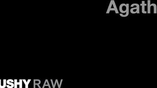TUSHYRAW - Agatha a dögös vörös hajú fiatalasszony