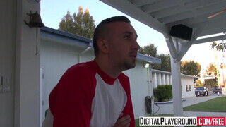 DigitalPlayground - Scarlet Red megkefélve a mosdóban