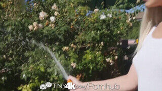 Tiny4k - Elsa Jean lukát megdugják