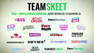 TeamSkeet - Emma Hix bárhol képes kettyinteni