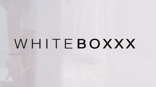 WhiteBoxxx - Lana Bell-nek nagyon feszes a lyuka