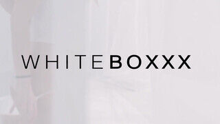 WhiteBoxxx - Tiffany Tatum magyar kis csaj megosztja a barátját