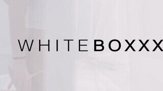 WhiteBoxxx - kicsmellű kis csaj keményen megkúrelva