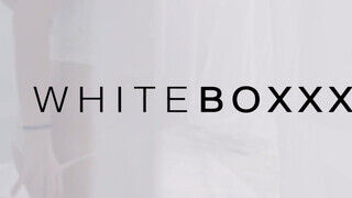 WhiteBoxxx - selymes bőrű fekete maca