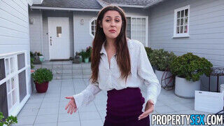 PropertySex - Spanyol ingatlanos pipi megbaszva