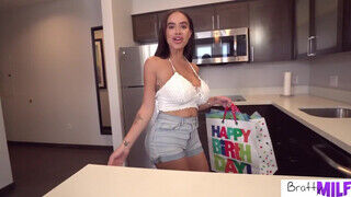 BrattyMILF - Victoria June a szuper csábos mami