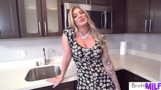 BrattyMILF - Lolly Dames lyuka megdöngetve