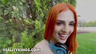 REALITY KINGS - Mina Von D a dögös vörös hajú fiatal
