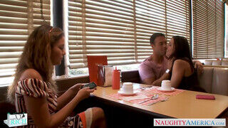 Gracie Glam és Allie Haze négyesben hancuroznak