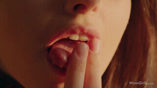WOWGIRLS - Alissa Foxy a bűbájos harisnyás kishölgy