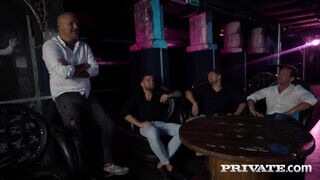 Private com - Tiffany Rousso és Cherry Kiss négy sráccal kúr