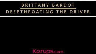 Karups - Brittany Bardot a bombázó szöszke milf
