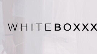 WHITEBOXXX - Nancy ráül a a krapekja szájára