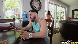 BANGBROS - Crystal Chase a óriási kannás brazil bige