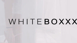 WHITEBOXXX - Liya Silver a gyönyörű csöcsös gádzsi