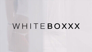 WHITEBOXXX - Eveline Dellai hátsó nyílásba kurelva