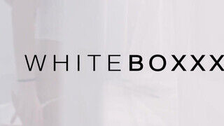 WHITEBOXXX - Adelle Sabelle a bűbájos francia lány