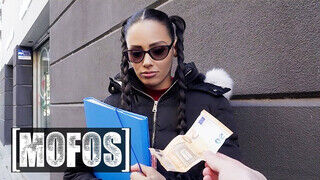 Mofos - Andreina Deluxe pénzért kufircol