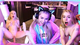 Haley Spades a vadító gamer kis csaj