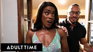 Unatkozó feleség Ana Foxxx párnán kufircol és megkúrelja kedvelő férje!