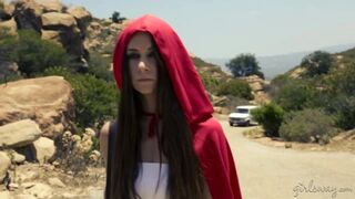 A kicsike vörös újra másképp: forró lesbi édeshármas