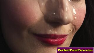 Bűbájos csipkés szépség hatalmas adag arcon